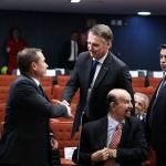 Cid cumprimenta Bolsonaro e bate continência para generais antes de depoimento no STF