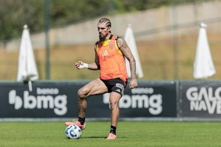 Lyanco em treino do Atlético