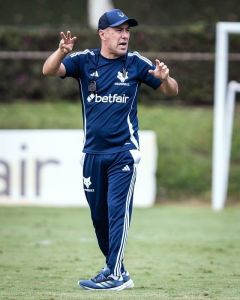 Leonardo Jardim tem a chance de colocar o Cruzeiro na liderança do Campeonato Brasileiro