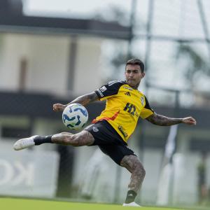 Dudu em treino do Atlético