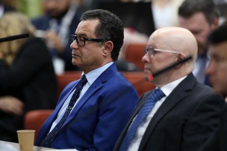 Almirante Almir Garnir ao lado do seu advogado, Demostenes Torres