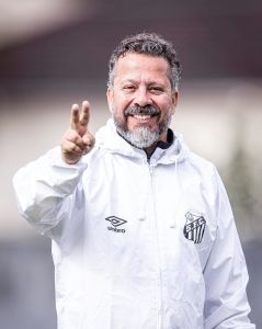 Cléber Xavier, técnico do Santos