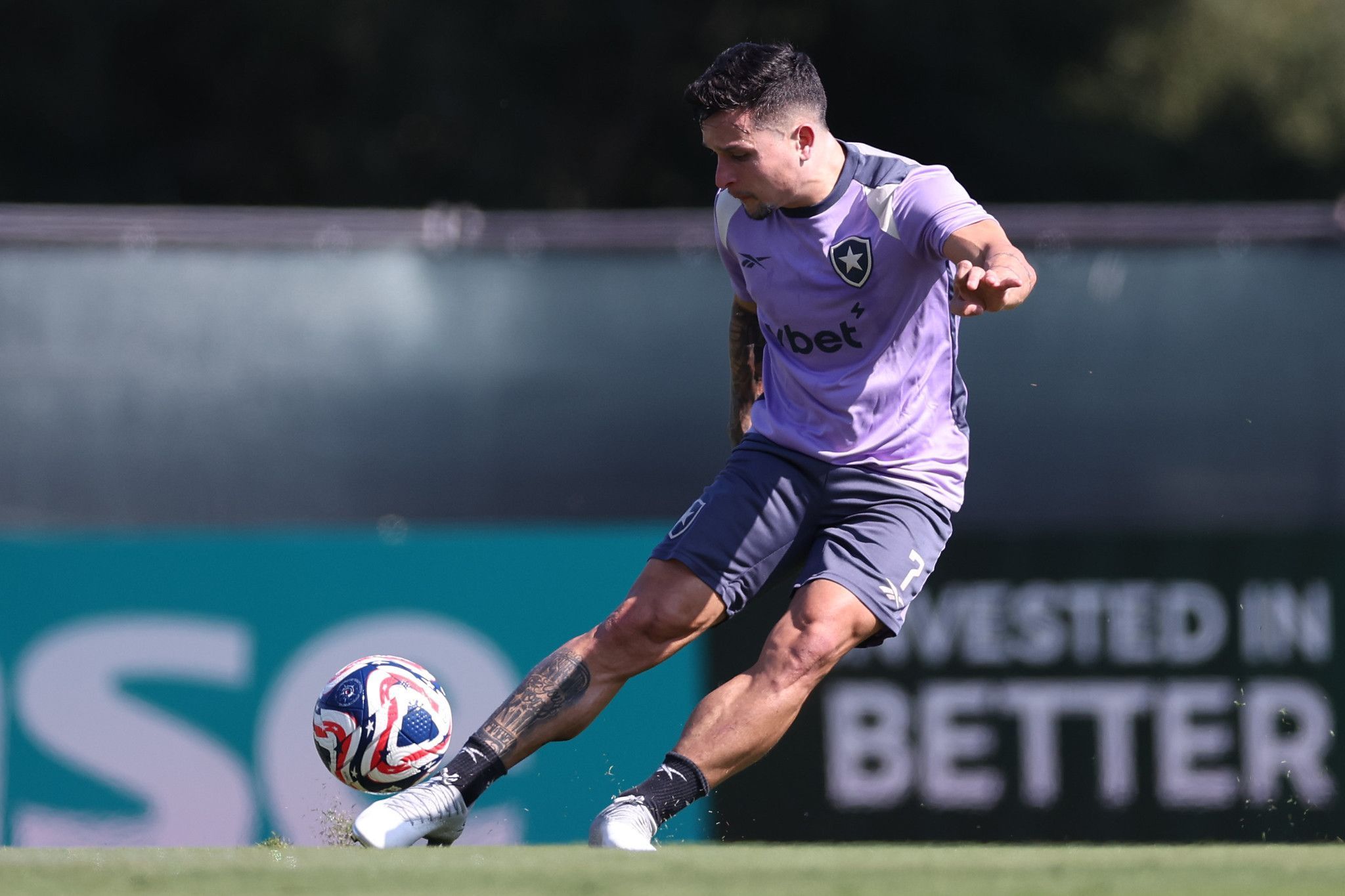 Artur comenta preparação do Botafogo nos Estados Unidos para o Mundial