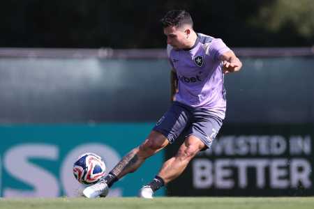 Artur durante atividade do Botafogo nos Estados Unidos
