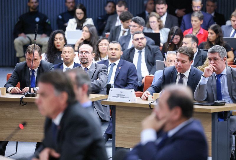 Moraes rejeita pedido de Bolsonaro para anular delação de Mauro Cid
