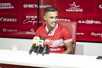 William Pottker durante coletiva de apresentação, nesta terça-feira (10)