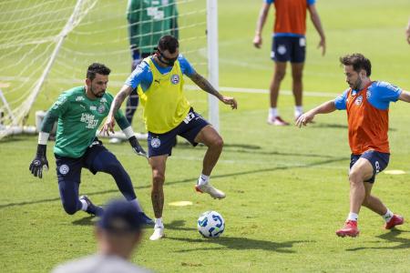 Jogadores do Bahia durante treino de preparação para encarar o Red Bull Bragantino