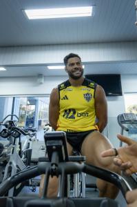 Hulk, do Atlético, em treino regenerativo na academia da Cidade do Galo