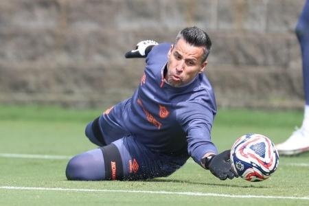 Fábio em treino do Fluminense nos Estados Unidos