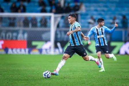 Cristian Pavón, ex-Atlético, em ação pelo Grêmio