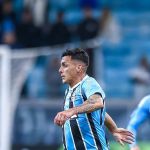 Mano Menezes comenta vaias da torcida do Grêmio para Pavón, ex-Atlético
