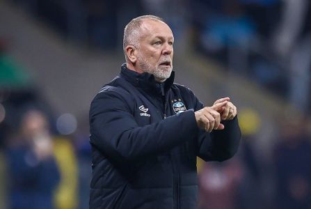 Mano Menezes já espera pelas modificações no elenco para o restante da temporada