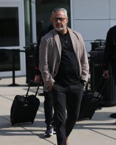 José Boto, diretor de futebol do Flamengo, no desembarque do clube nos Estados Unidos