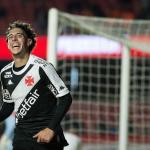 Destaque do Vasco celebra tempo de descanso e momento com Fernando Diniz