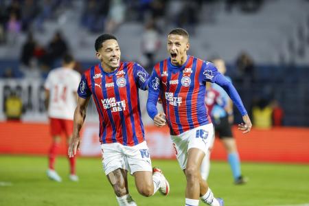 Luciano Juba celebra gol pelo Bahia diante do RB Bragantino