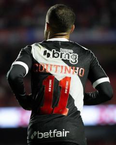 Coutinho segue com o futuro incerto no Vasco