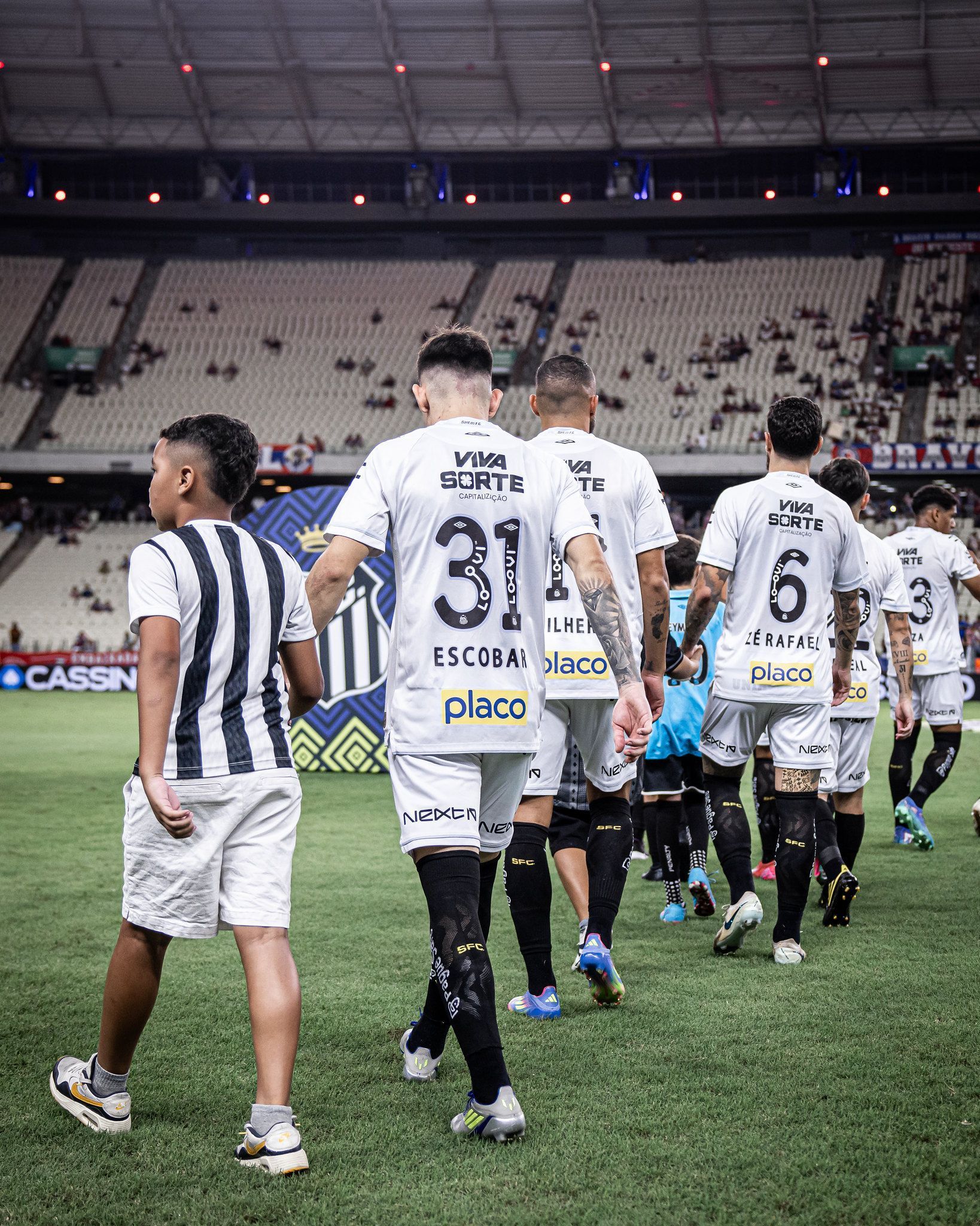 Comissão técnica do Santos prepara manual para jogadores durante férias; entenda