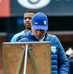 Técnico Jair Ventura prepara equipe do Avaí para receber o Athletico pela Série B