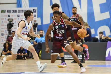 Georginho de Paula em ação pelo Sesi Franca contra o KTO Minas nas finais do NBB 2024/2025