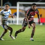 STJD suspende meia do Cruzeiro de quatro partidas por expulsão diante do Vitória
