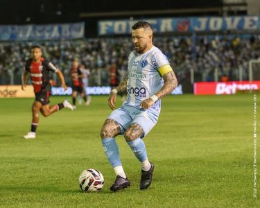 Rossi em ação pelo Paysandu