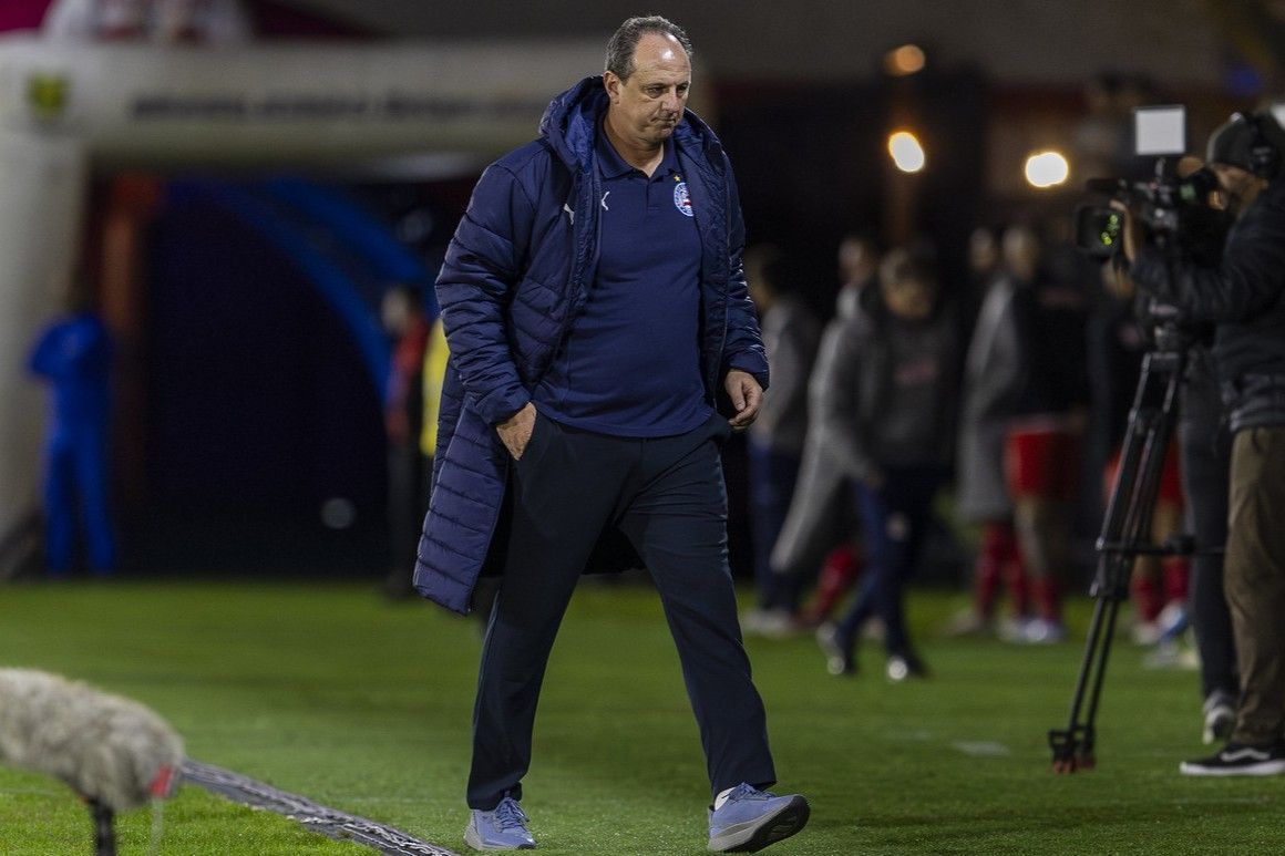 Rogério Ceni celebra pausa no calendário e projeta contratações do Bahia
