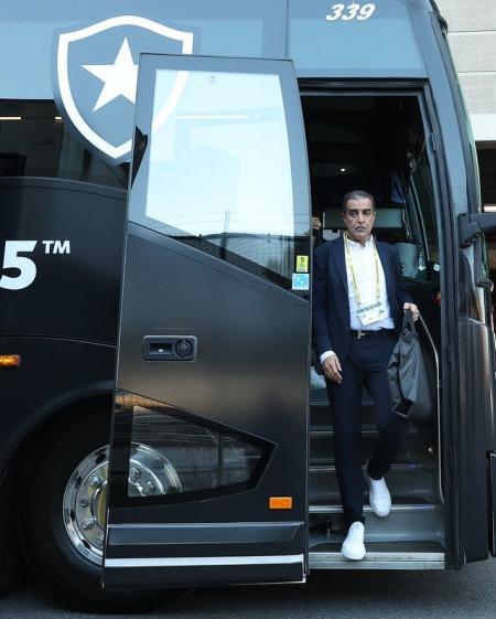 Renato Paiva lamentou a atuação do Botafogo na estreia no Mundial