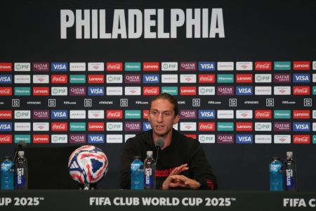 Filipe Luís durante entrevista coletiva no Mundial de Clubes