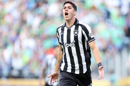 Jair deixa o Botafogo e defenderá o Nottingham Forest na próxima temporada