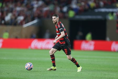 Jorginho em ação pelo Flamengo no Mundial de Clubes