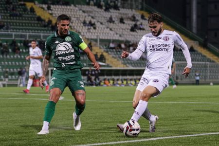 Chapecoense e Ferroviária jogaram na Arena Condá, em Chapecó