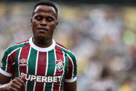 Arias foi o grande nome do Fluminense no empate sem gols contra o Borussia