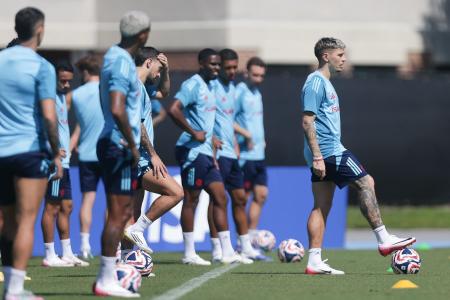Jogadores do Flamengo em atividade antes da partida contra o Chelsea