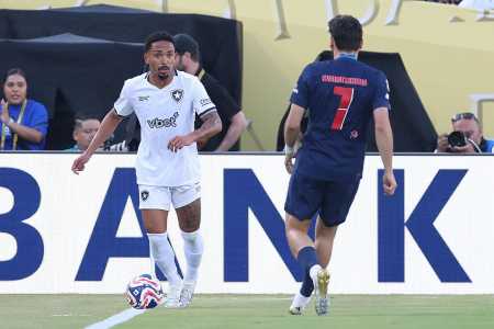 Vitória histórica do Botafogo no Mundial de Clubes: Vitinho em ação contra o PSG