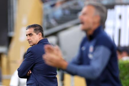 Mundial de Clubes: Renato Paiva, ao fundo, com Luís Enrique, técnico do Paris Saint-Germain, em primeiro plano