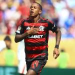 Joia do Flamengo se emociona com gol sobre o Chelsea: 'Sabia nem comemorar'