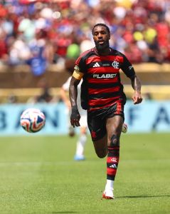 Gerson em ação pelo Flamengo no Mundial de Clubes