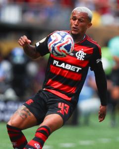 Welsey em ação pelo Flamengo contra o Chelsea no Mundial de Clubes 2025