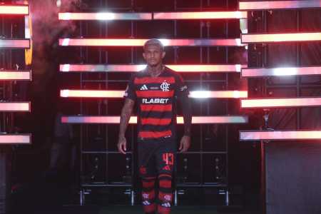 Wesley, lateral-direito do Flamengo, em partida do Mundial de Clubes