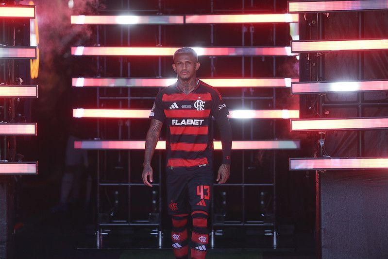 Diretor de futebol do Flamengo define valor para vender Wesley