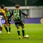 Miguelito faz golaço, mas América tropeça em casa e empata com o Criciúma na Série B