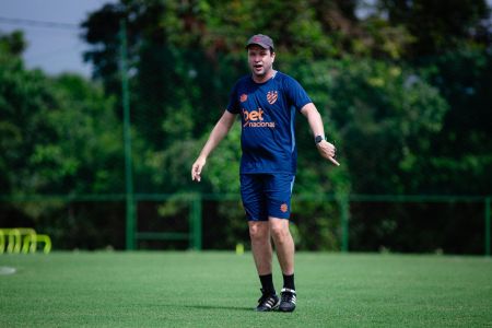 Daniel Paulista durante treino do Sport na intertemporada