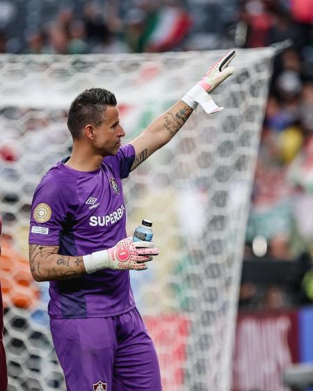 Fábio, goleiro do Fluminense, fez uma grande defesa no último lance contra o Ulsan HD