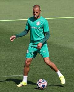 Mayke está nos últimos seis meses de contrato com o Palmeiras