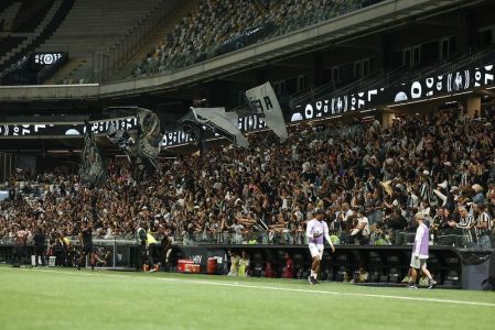 Torcida do Atlético na Arena MRV em jogo das Vingadoras