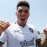 Igor Jesus responde como lida com 'possível último jogo' no Botafogo
