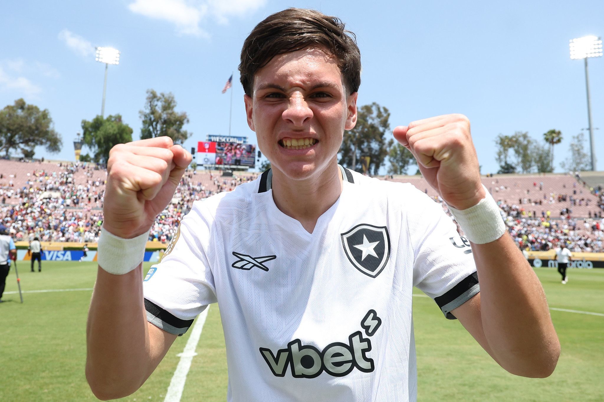 Destaque em primeiros jogos pelo Botafogo, Montoro projeta jogo com o Palmeiras