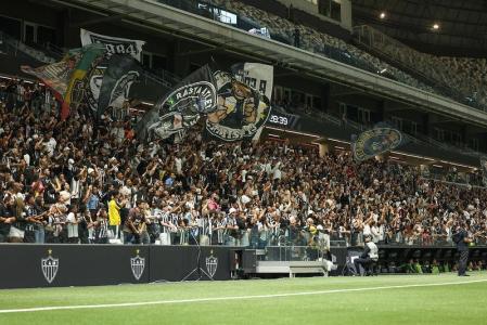 Torcida do Atlético na Arena MRV em jogo das Vingadoras
