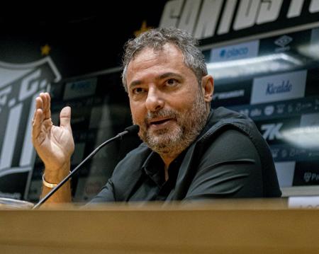Alexandre Mattos, diretor de futebol do Santos