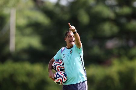 Renato Paiva, técnico do Botafogo, mantém em segredo a formação para o jogo contra o Palmeiras